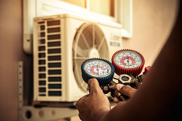 Professional Ac Installation technician working in Montgomery, IN